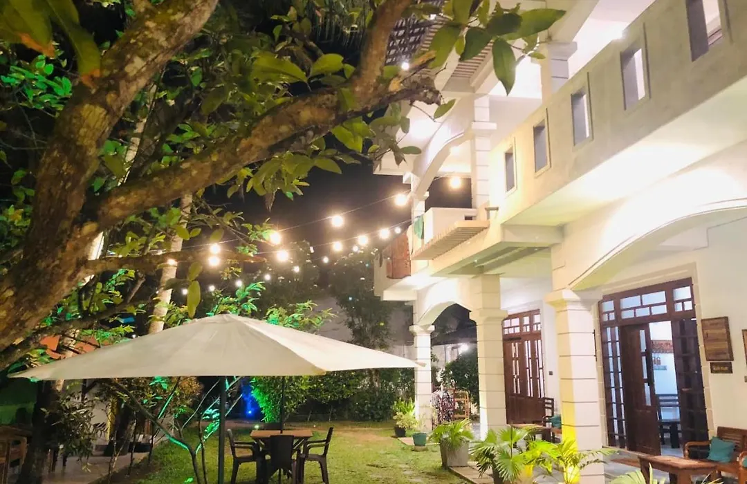 Plantation Surf Inn & Restaurant - Midigama-1